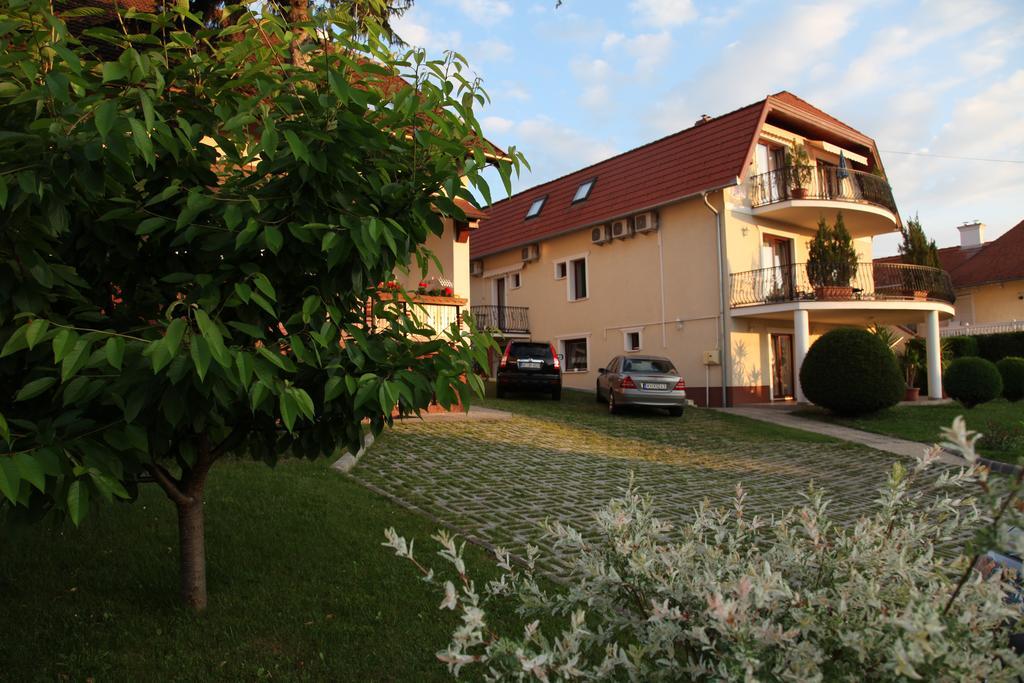 Erika Apartmanhazak Hévíz Kamer foto
