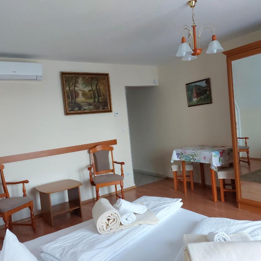 Erika Apartmanhazak Hévíz Buitenkant foto