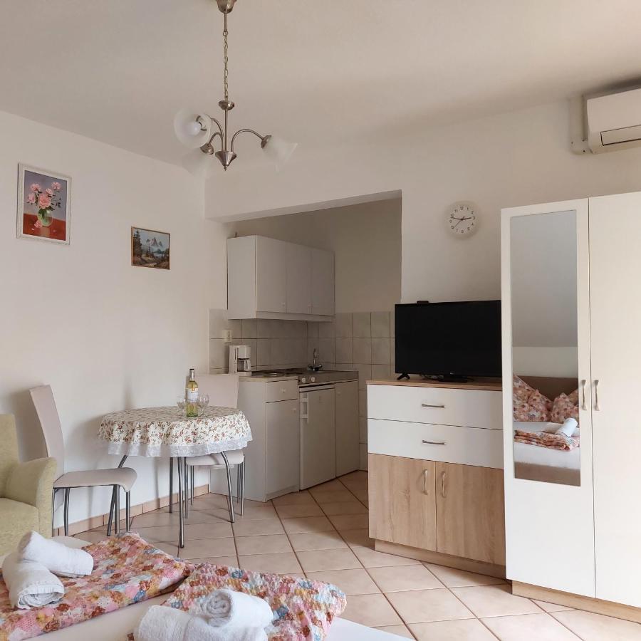 Erika Apartmanhazak Hévíz Buitenkant foto