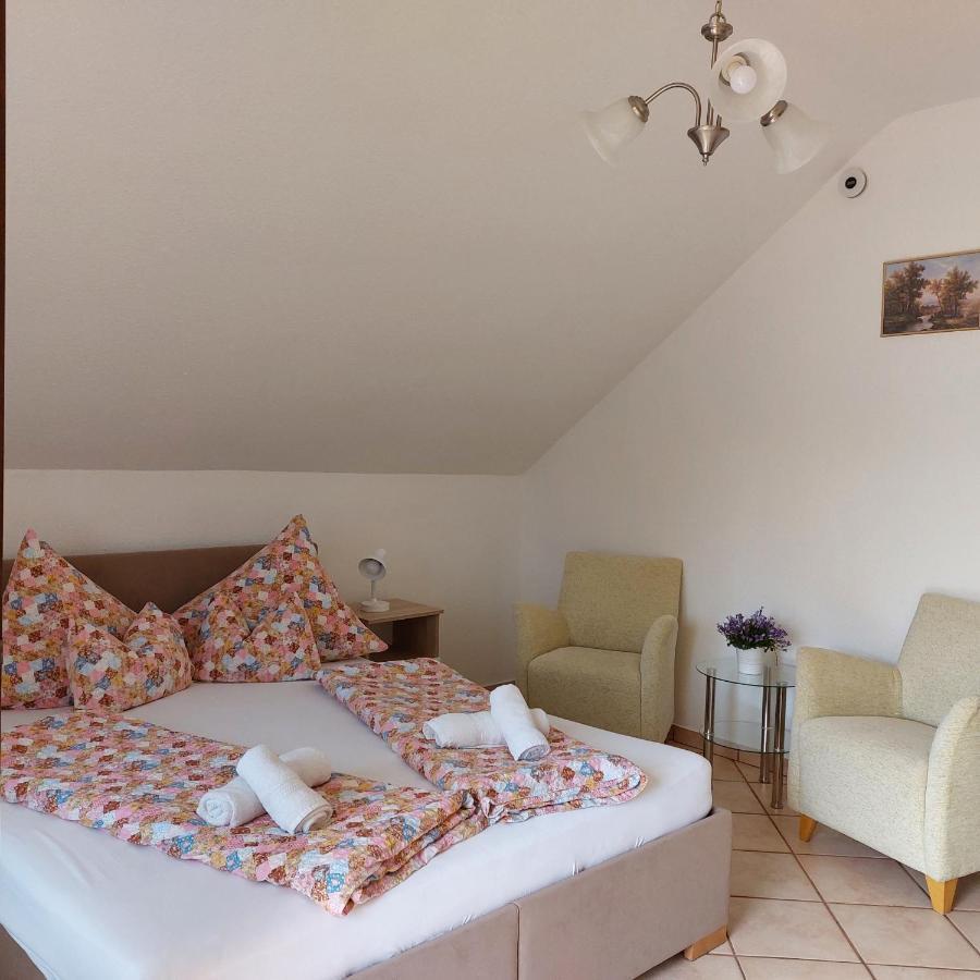 Erika Apartmanhazak Hévíz Buitenkant foto