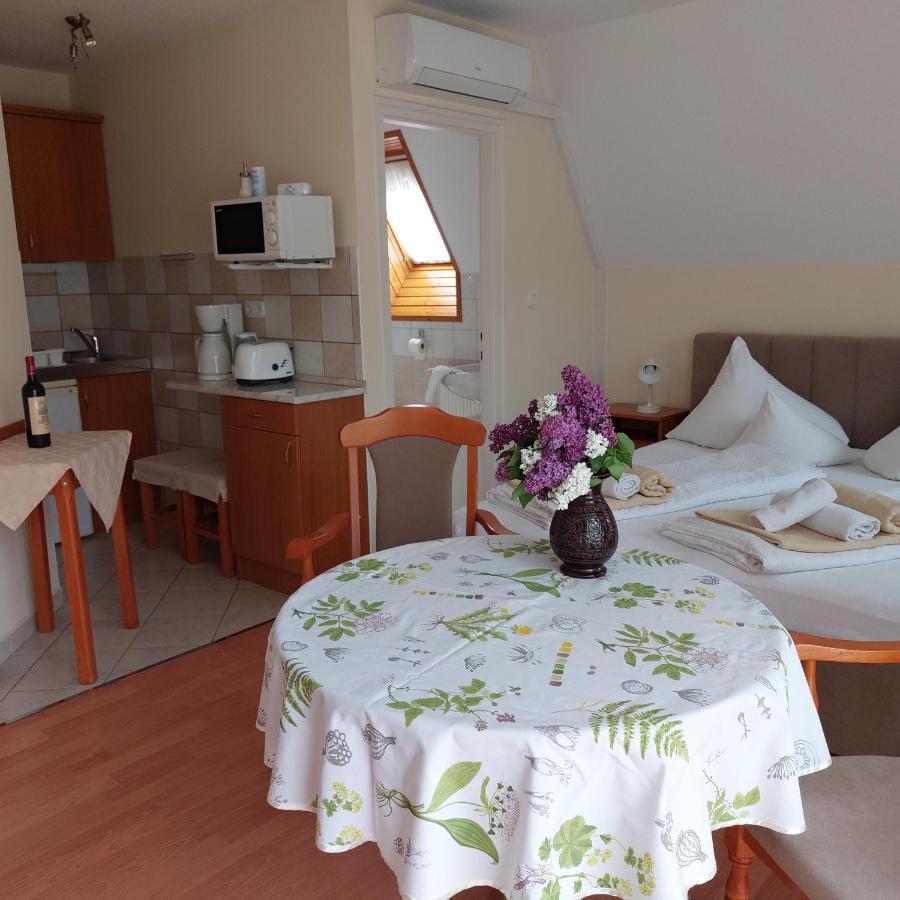 Erika Apartmanhazak Hévíz Buitenkant foto