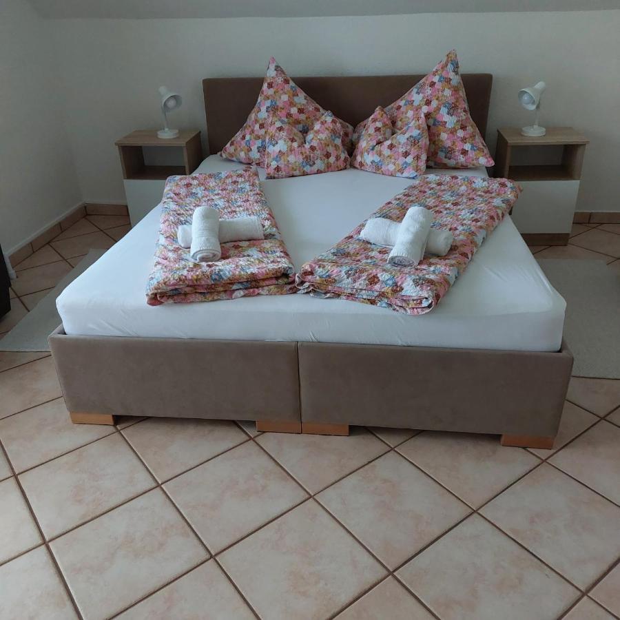 Erika Apartmanhazak Hévíz Buitenkant foto