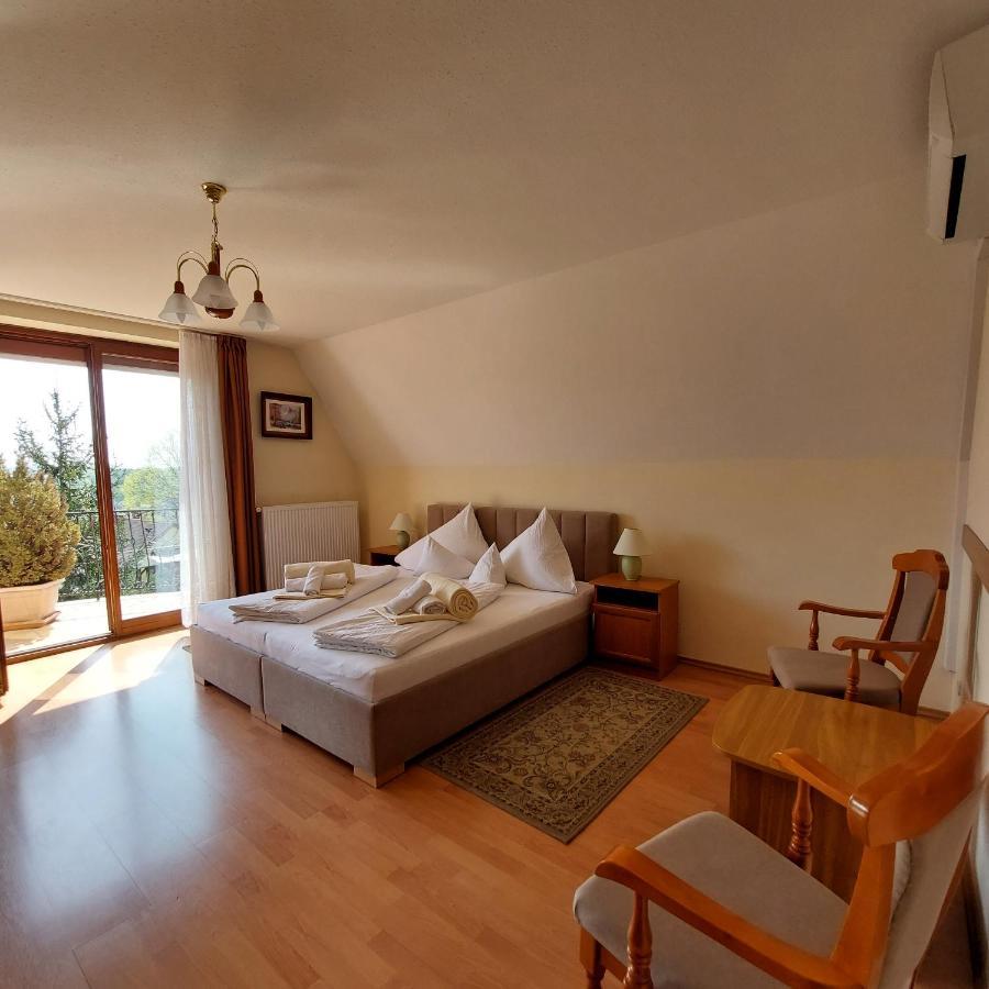 Erika Apartmanhazak Hévíz Buitenkant foto