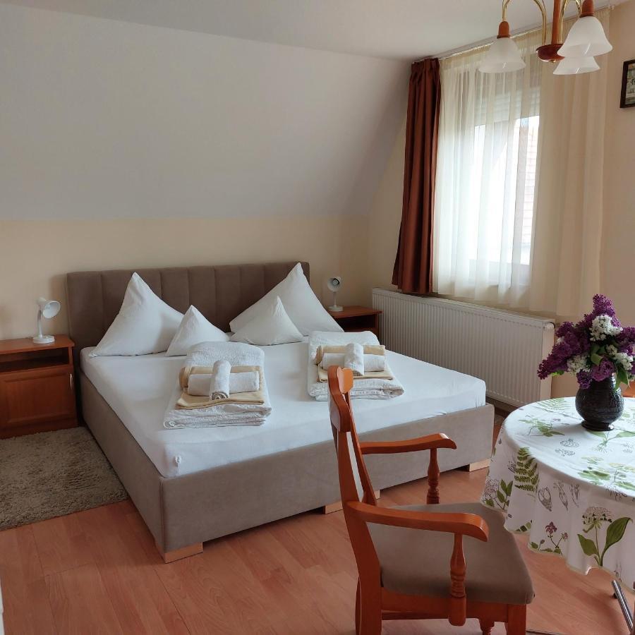 Erika Apartmanhazak Hévíz Buitenkant foto