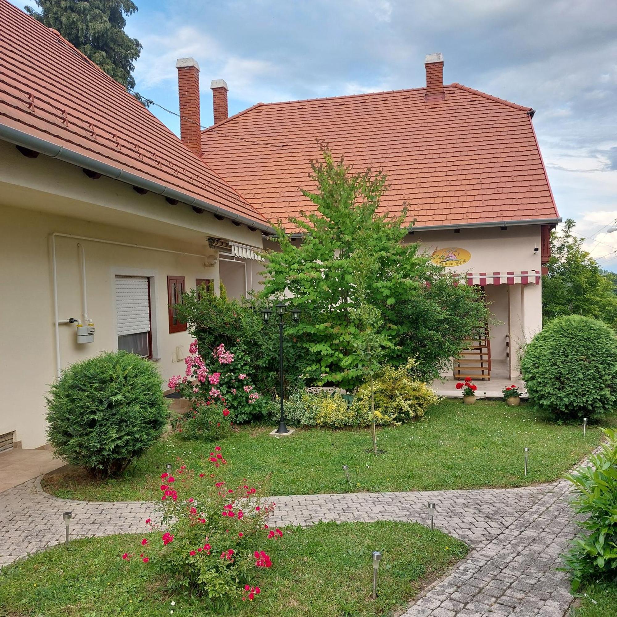 Erika Apartmanhazak Hévíz Buitenkant foto