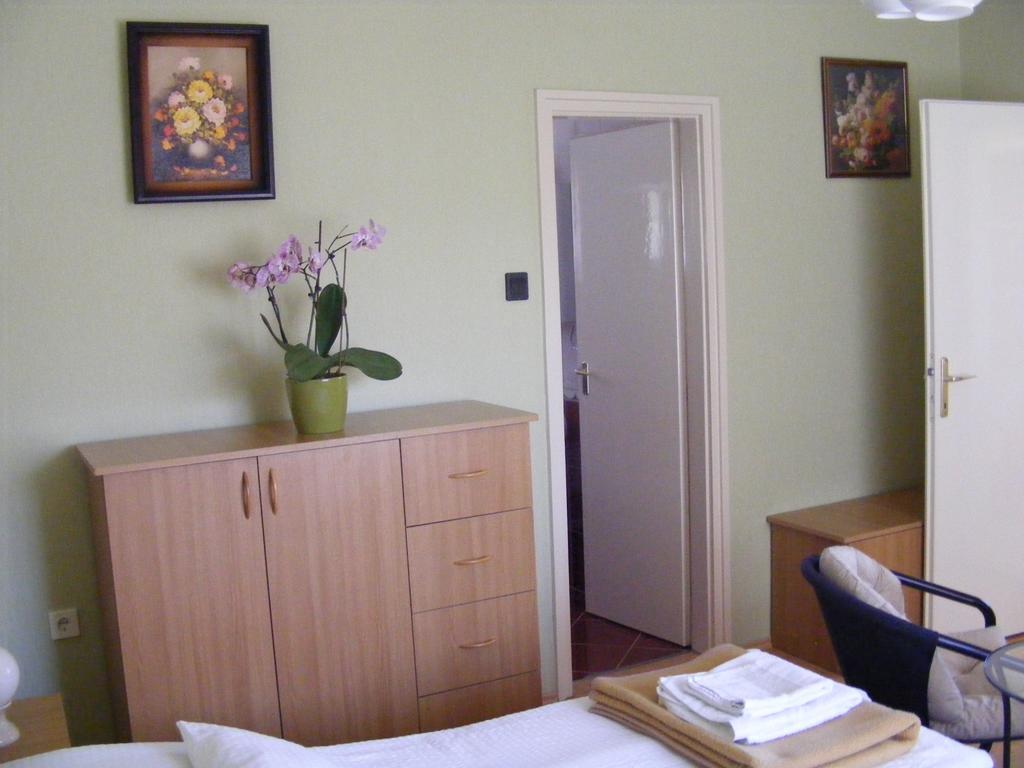 Erika Apartmanhazak Hévíz Buitenkant foto