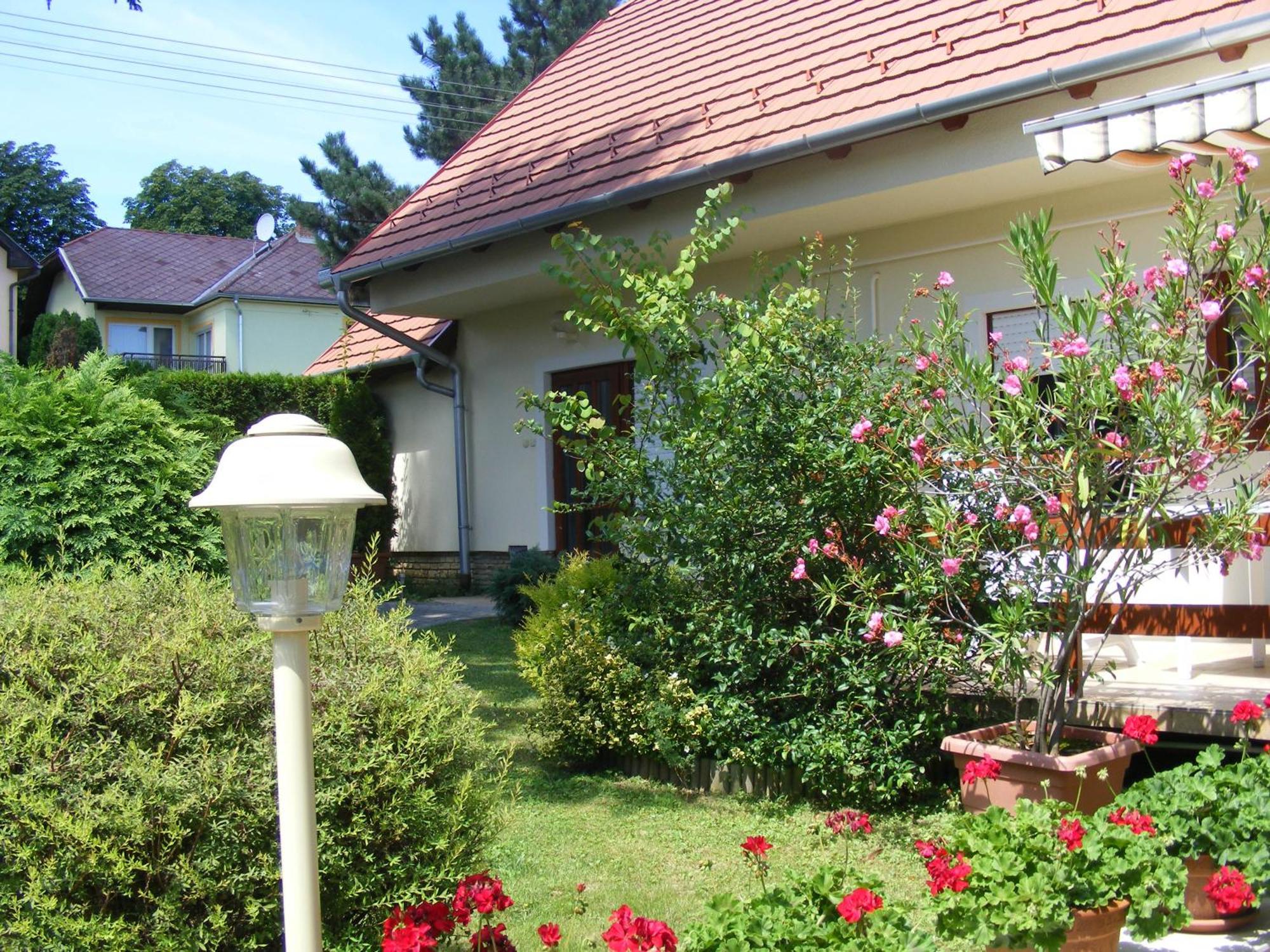 Erika Apartmanhazak Hévíz Buitenkant foto