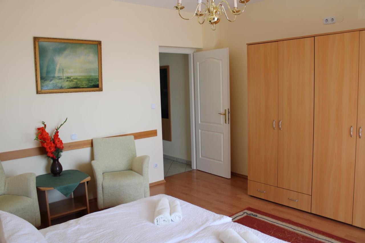 Erika Apartmanhazak Hévíz Buitenkant foto