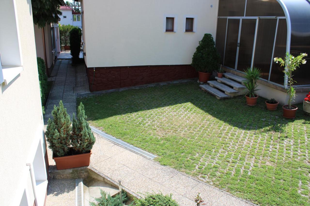 Erika Apartmanhazak Hévíz Buitenkant foto